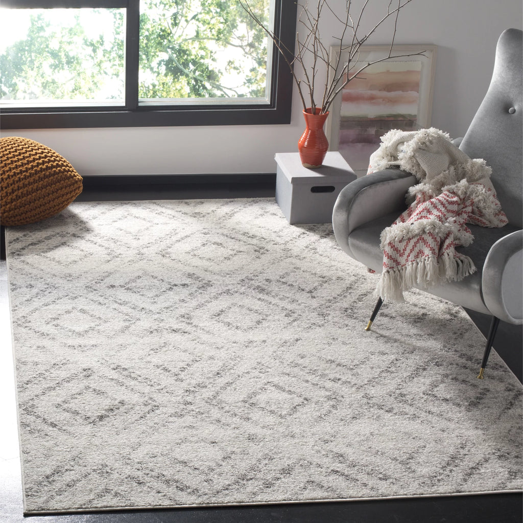 Light Grey Geometric Area Rug 8' x 10' H5243