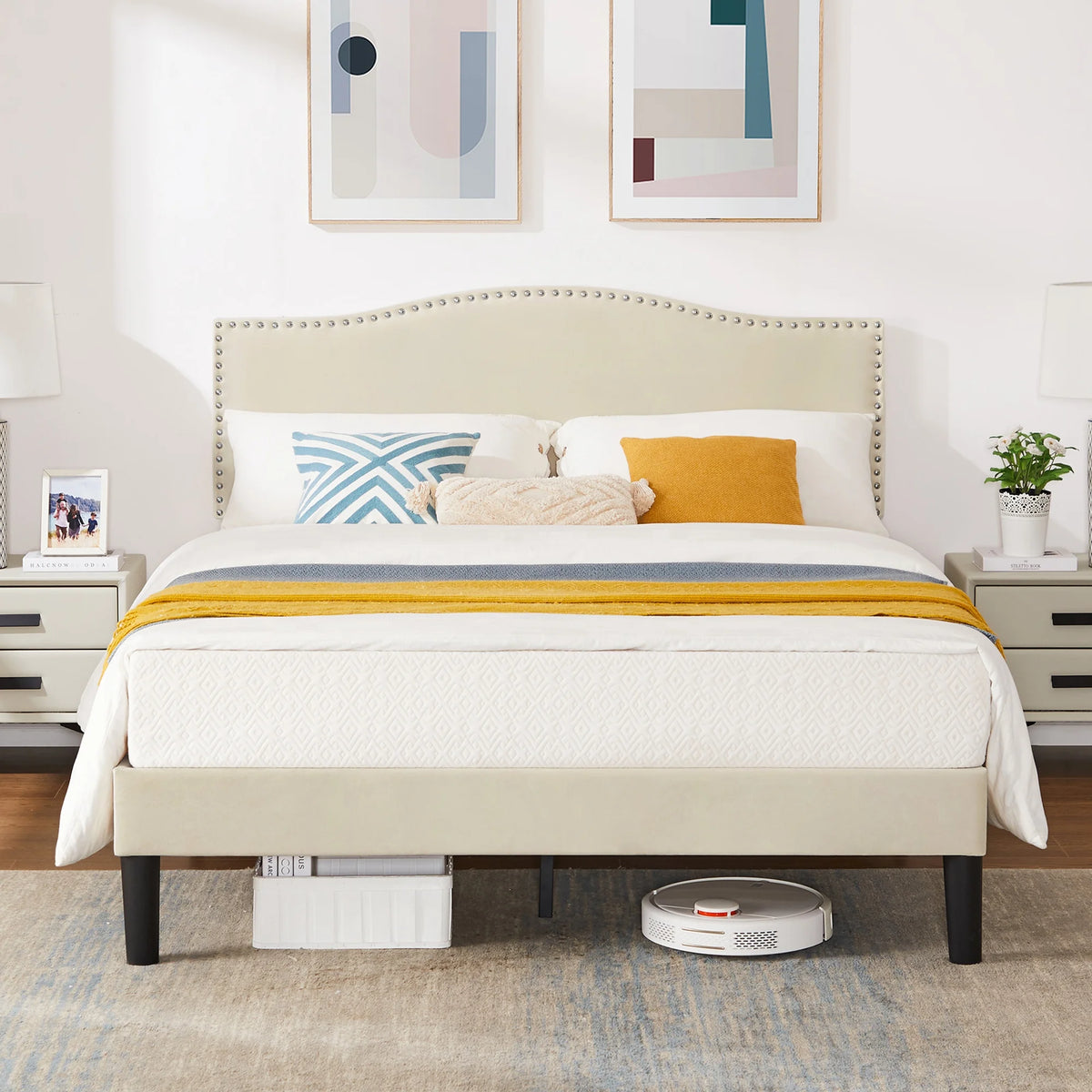 Queen Upholstered Platform Bed with Adjustable Headboard S526553