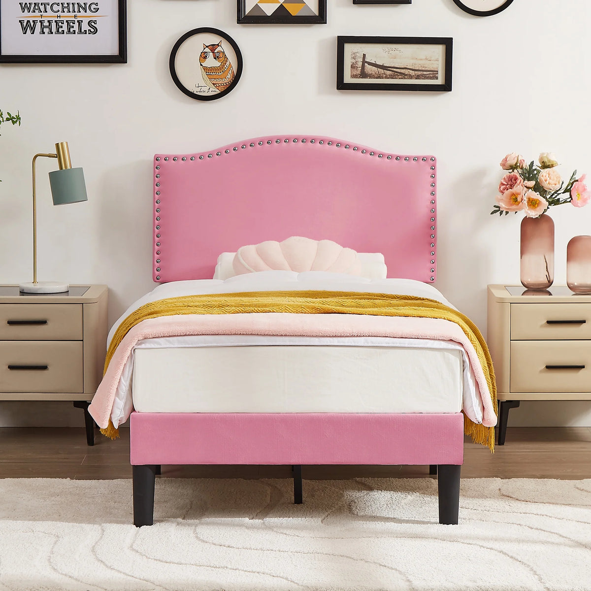 Queen Upholstered Platform Bed with Adjustable Headboard S526553