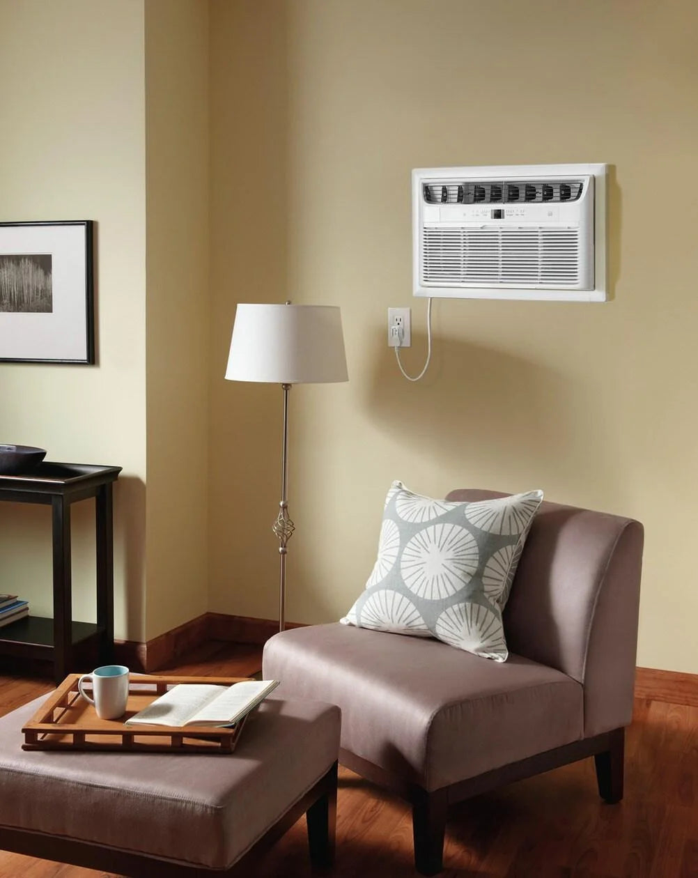 12,000 BTU Built-In Room Air Conditioner Q799