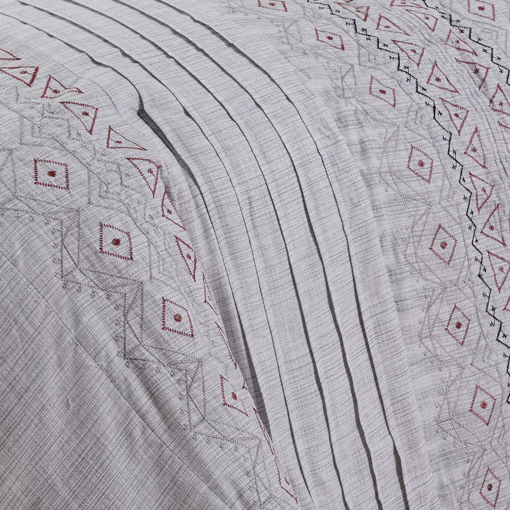 8-Piece Embroidered Comforter Set Queen Q660