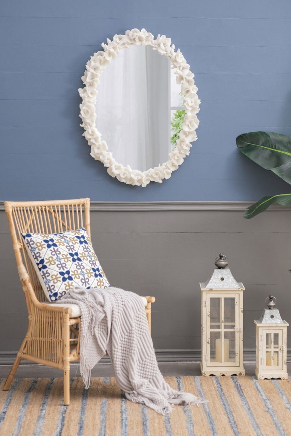 White Oval Wall Mirror J935588