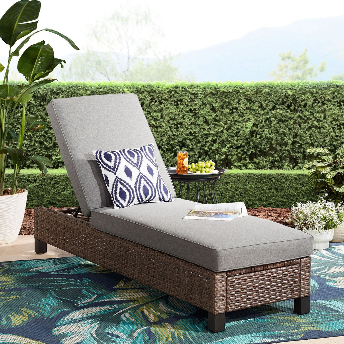 Gray Outdoor Chaise Lounge Chair Y8589