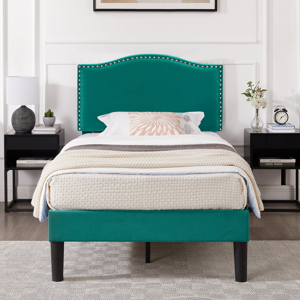 Queen Upholstered Platform Bed with Adjustable Headboard S526553
