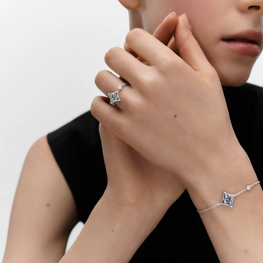 White Gold Diamond Ring Q577