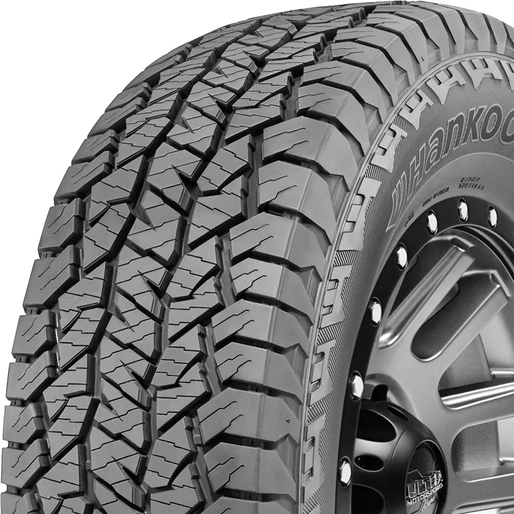 255/70R18 113T Tire R3423