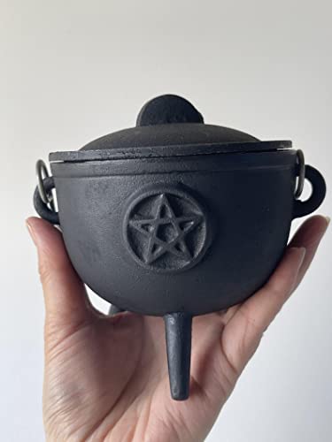 Cast Iron Cauldron with Lid and Handle I491769